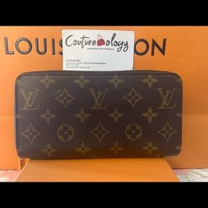 Louis Vuitton Zippy Monogram wallet (authentic)